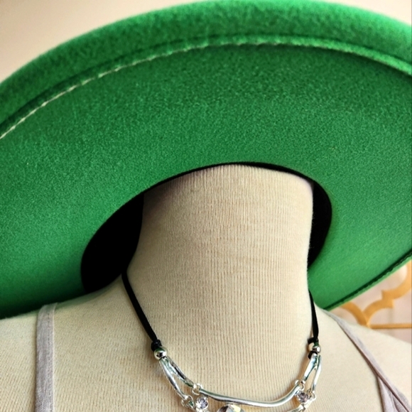 Fresh Green Fedora - Felt Construction 👒 Unisex - Picture 9 of 15